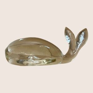 🐳 VTG SMALL GLASS WHALE FIGURINE NO CHIPS NO CRACKS 5" x  2"